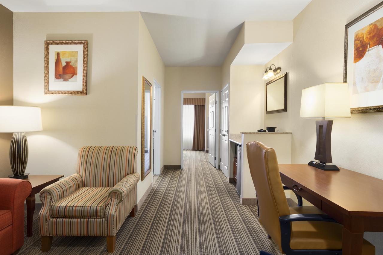 Country Inn & Suites By Radisson, Columbia, MO - thumb 15