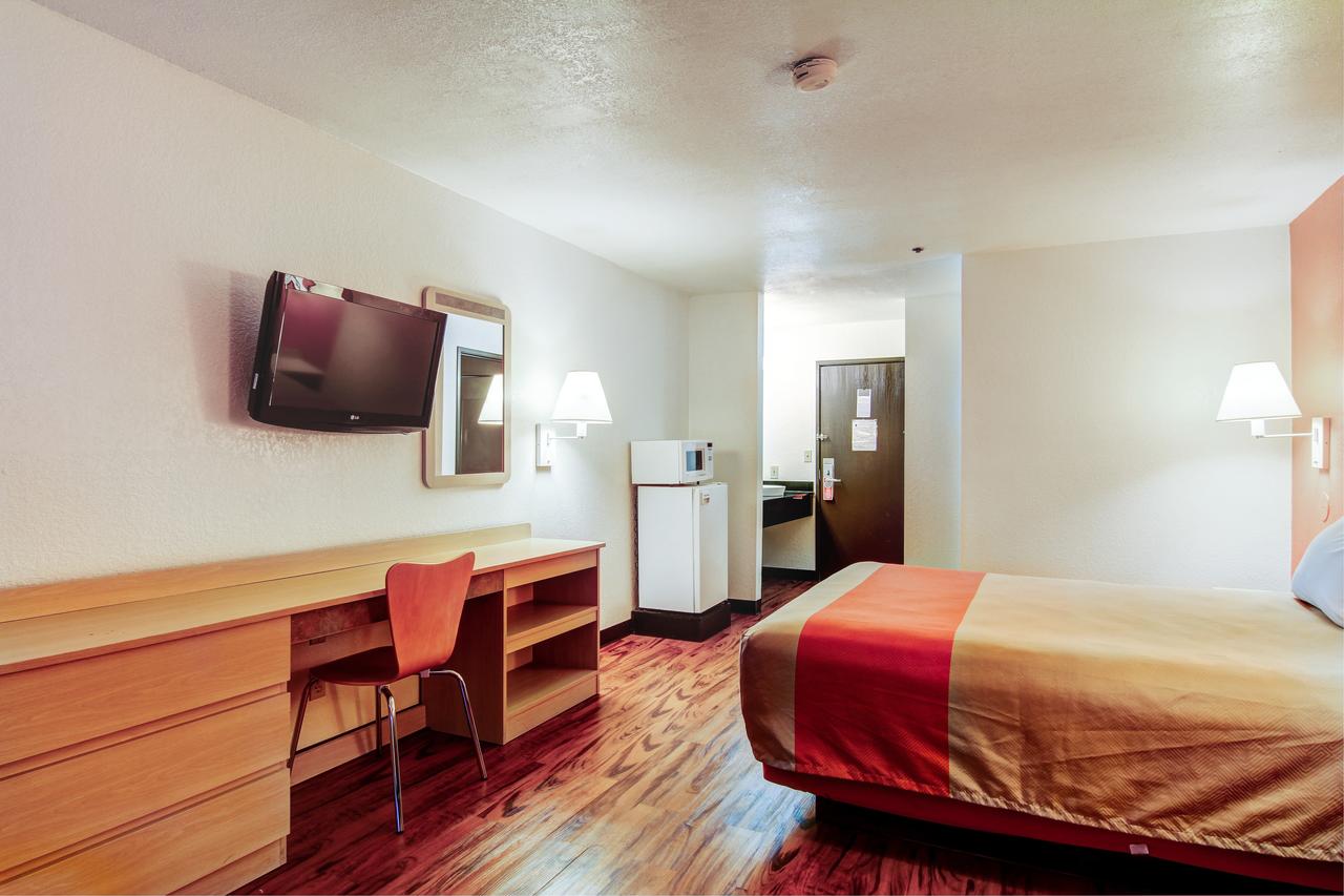 Motel 6 - Columbia - thumb 2