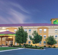 La Quinta by Wyndham Blue Springs - Accommodation Los Angeles