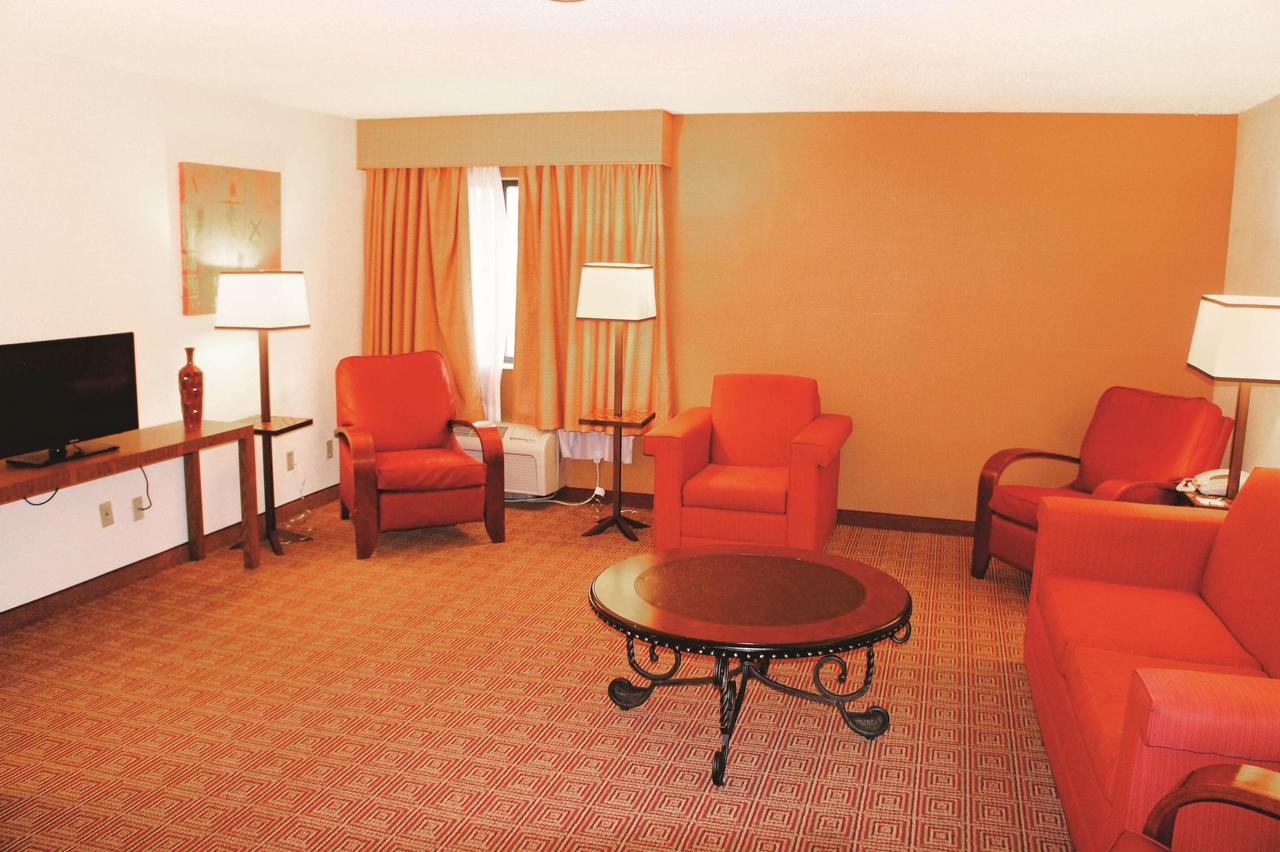 La Quinta By Wyndham Columbia - thumb 6