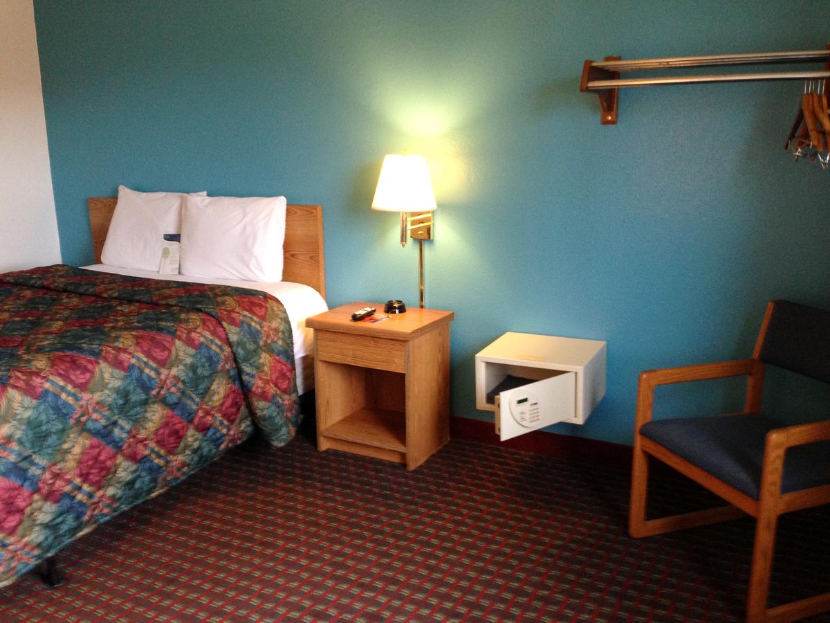 Motel 6 Hotel State Fair - thumb 10
