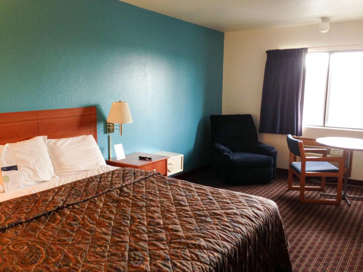 Motel 6 Hotel State Fair - thumb 24
