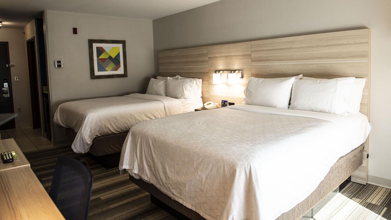 Holiday Inn Express Hotel & Suites Sedalia - thumb 32