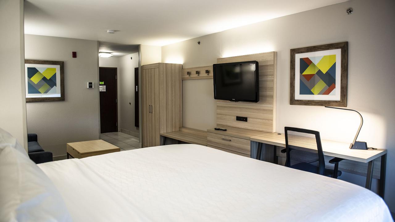 Holiday Inn Express Hotel & Suites Sedalia - thumb 9