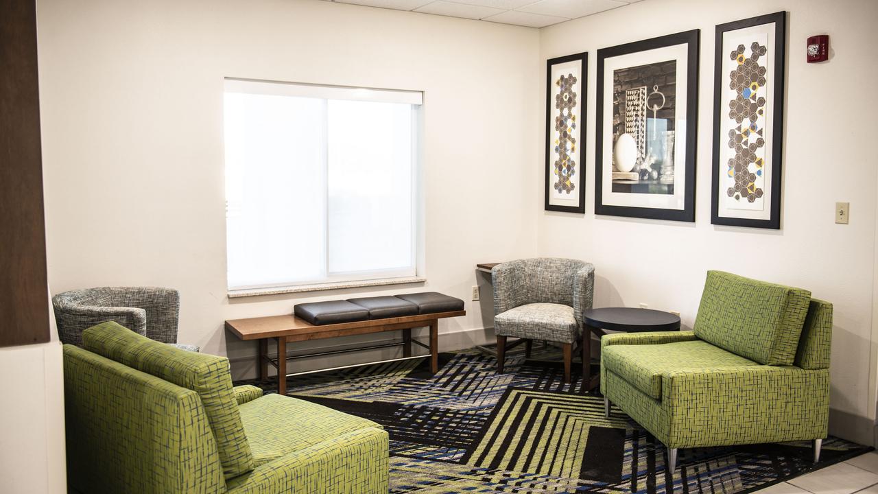 Holiday Inn Express Hotel & Suites Sedalia - thumb 28
