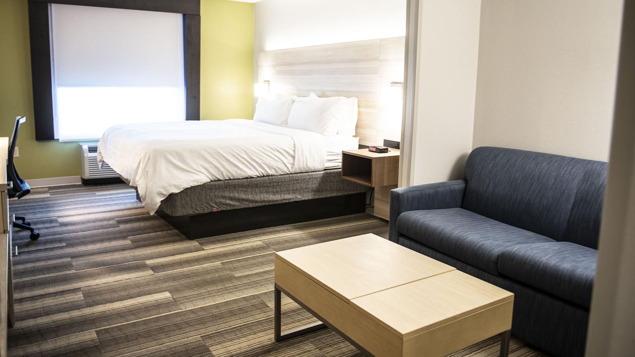 Holiday Inn Express Hotel & Suites Sedalia - thumb 4