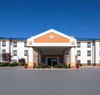 Quality Inn  Suites Arnold - Accommodation Los Angeles