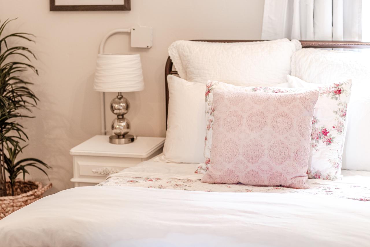 The Farmhouse Inn & Kitchen, 2 Blocks From Downtown Whitefish, Montana - thumb 6