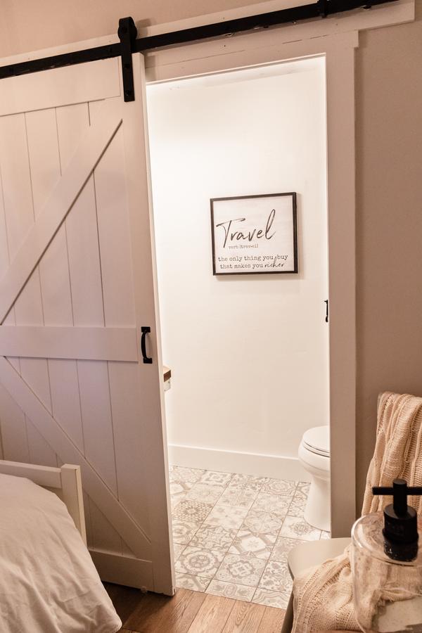 The Farmhouse Inn & Kitchen, 2 Blocks From Downtown Whitefish, Montana - thumb 19