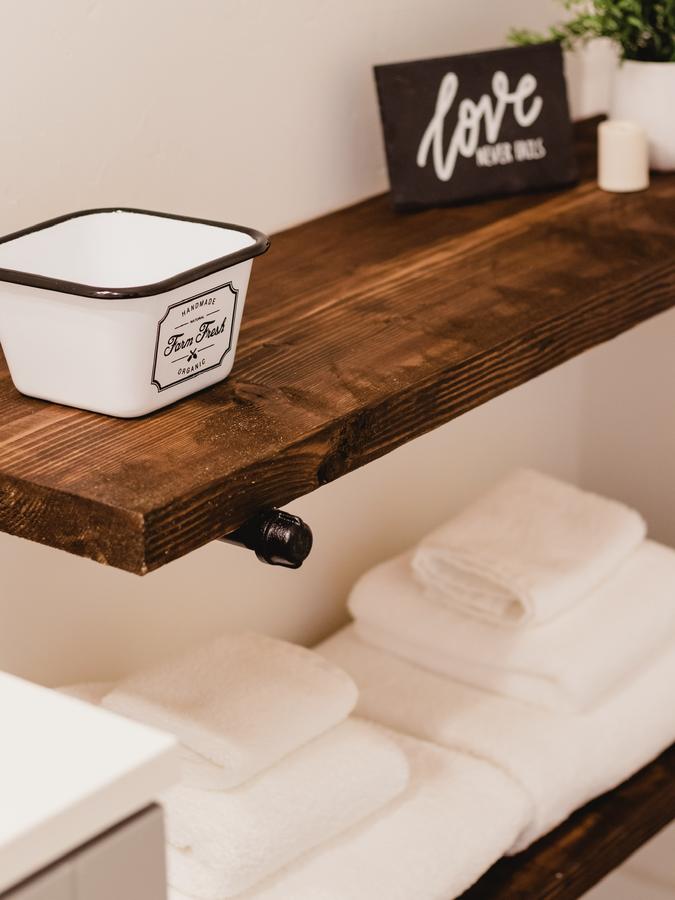 The Farmhouse Inn & Kitchen, 2 Blocks From Downtown Whitefish, Montana - thumb 11