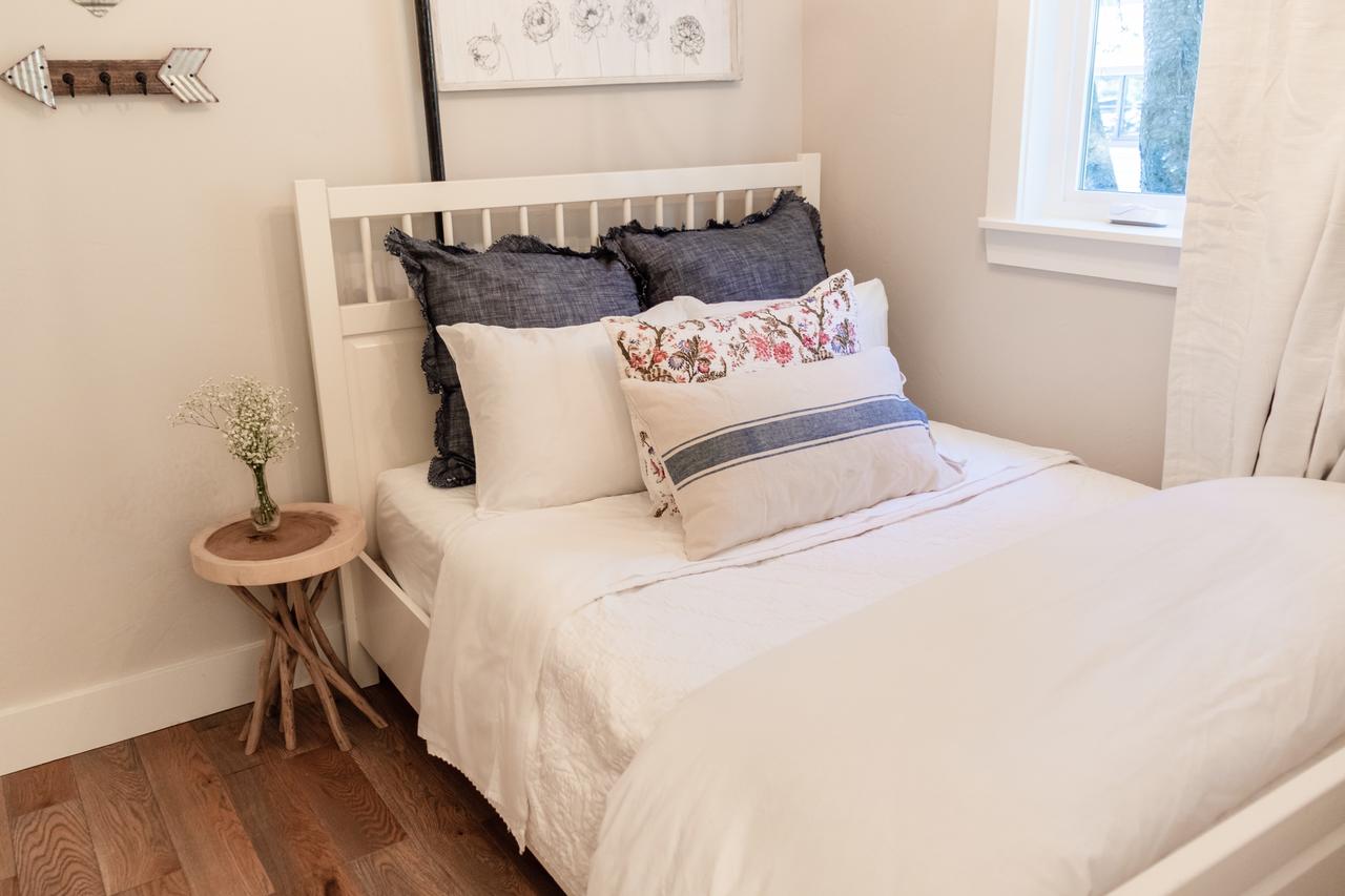 The Farmhouse Inn & Kitchen, 2 Blocks From Downtown Whitefish, Montana - thumb 8