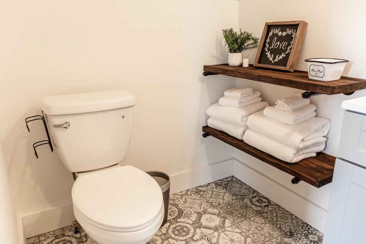 The Farmhouse Inn & Kitchen, 2 Blocks From Downtown Whitefish, Montana - thumb 12