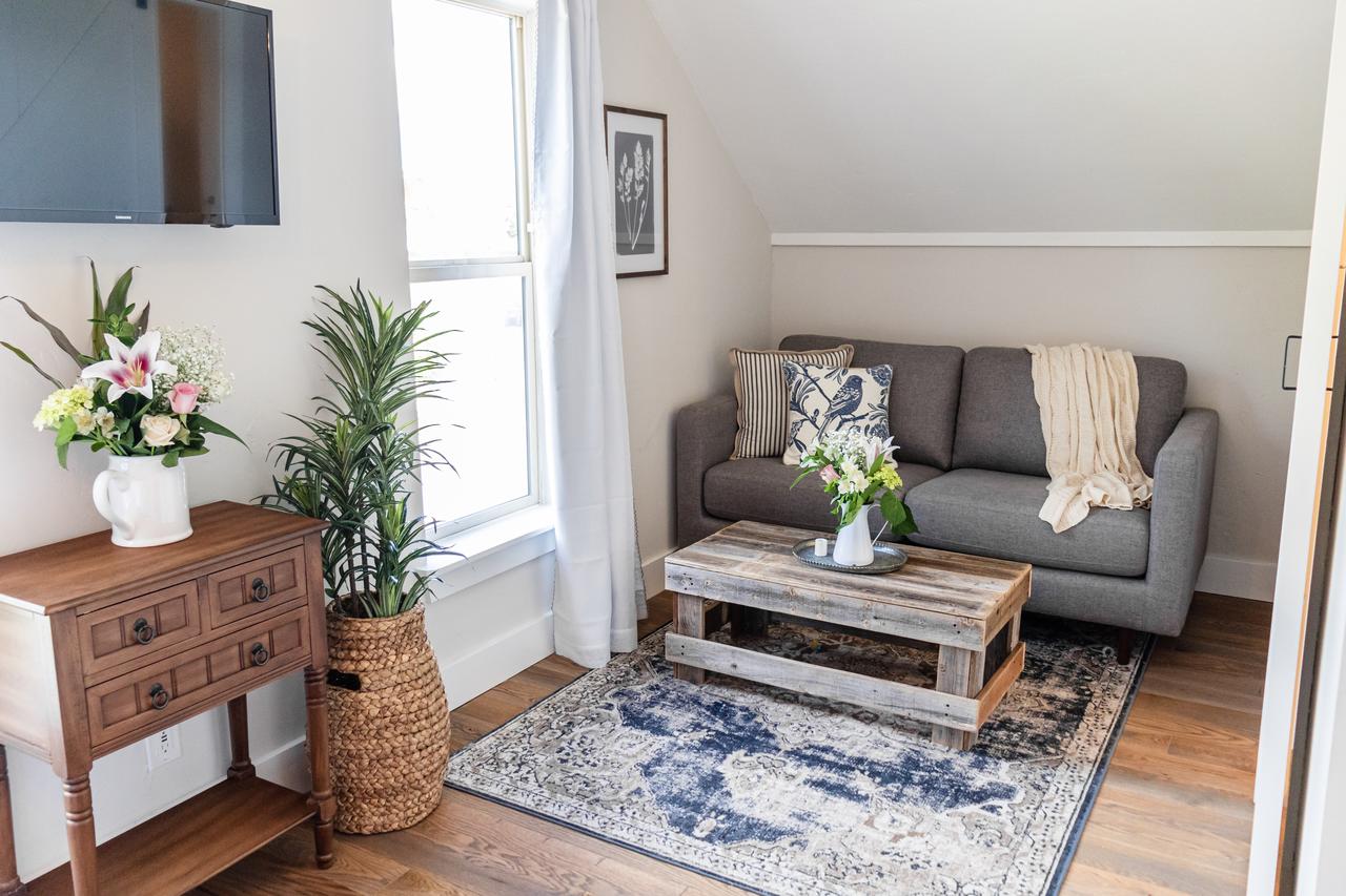 The Farmhouse Inn & Kitchen, 2 Blocks From Downtown Whitefish, Montana - thumb 10