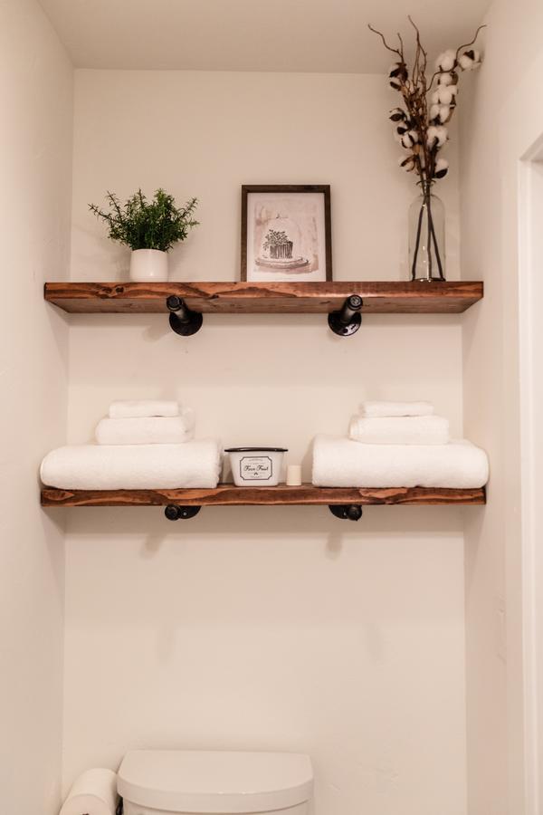 The Farmhouse Inn & Kitchen, 2 Blocks From Downtown Whitefish, Montana - thumb 7