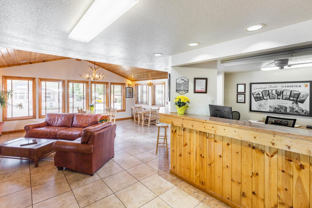 Super 8 By Wyndham Gardiner/Yellowstone Park Area - thumb 3