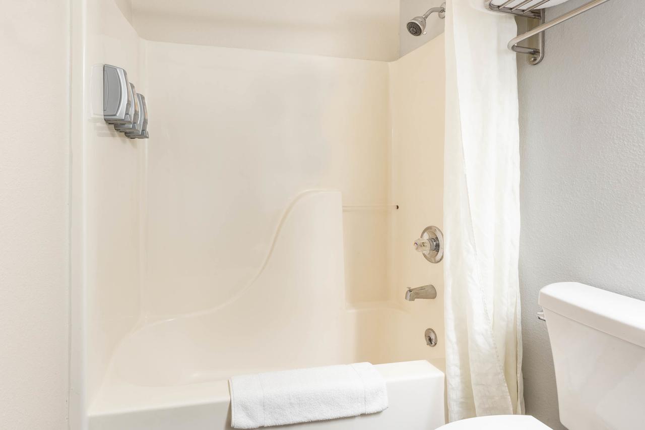 Super 8 By Wyndham Gardiner/Yellowstone Park Area - thumb 8