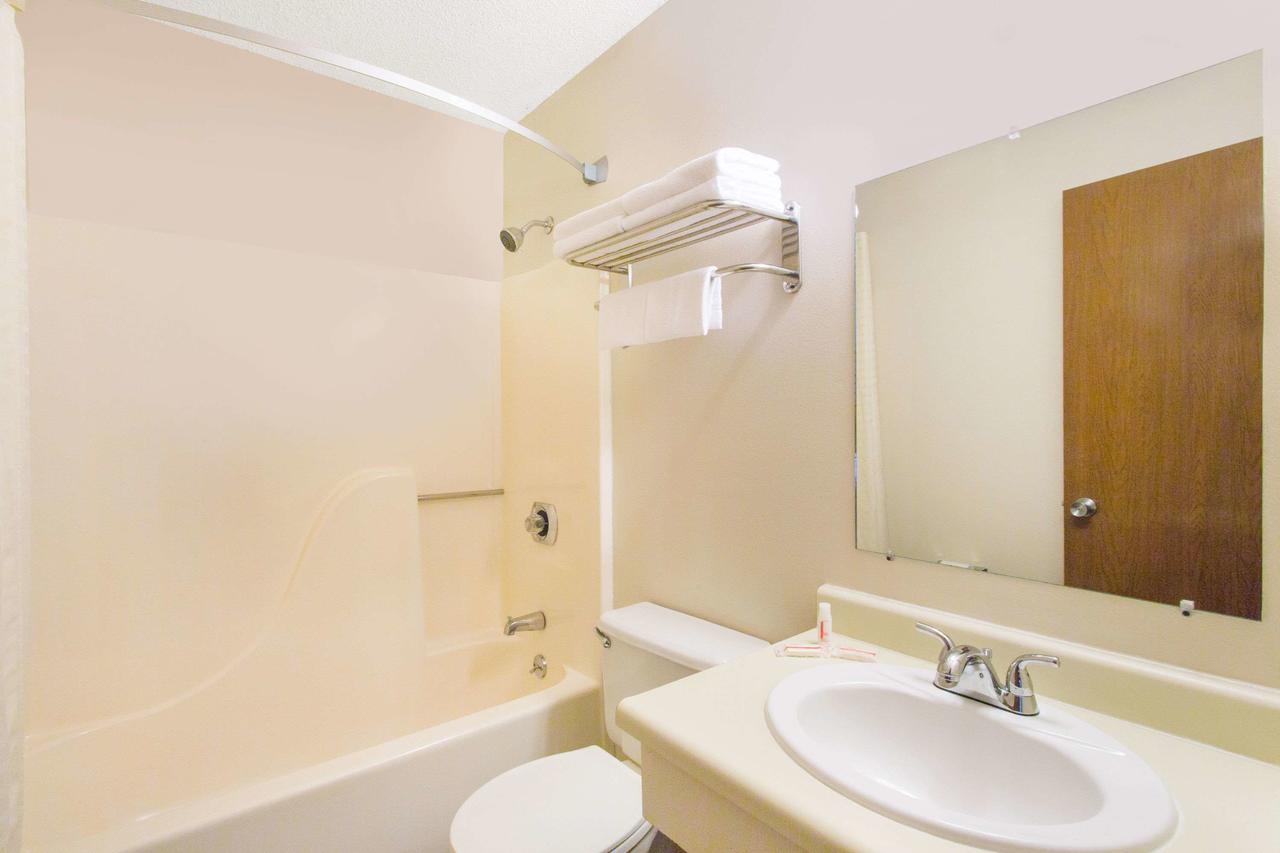 Super 8 By Wyndham Gardiner/Yellowstone Park Area - thumb 12