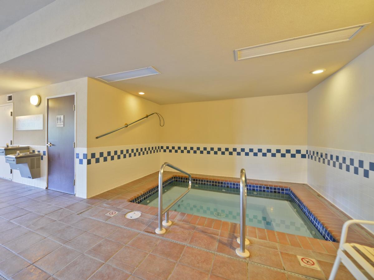 Clubhouse Inn - thumb 32
