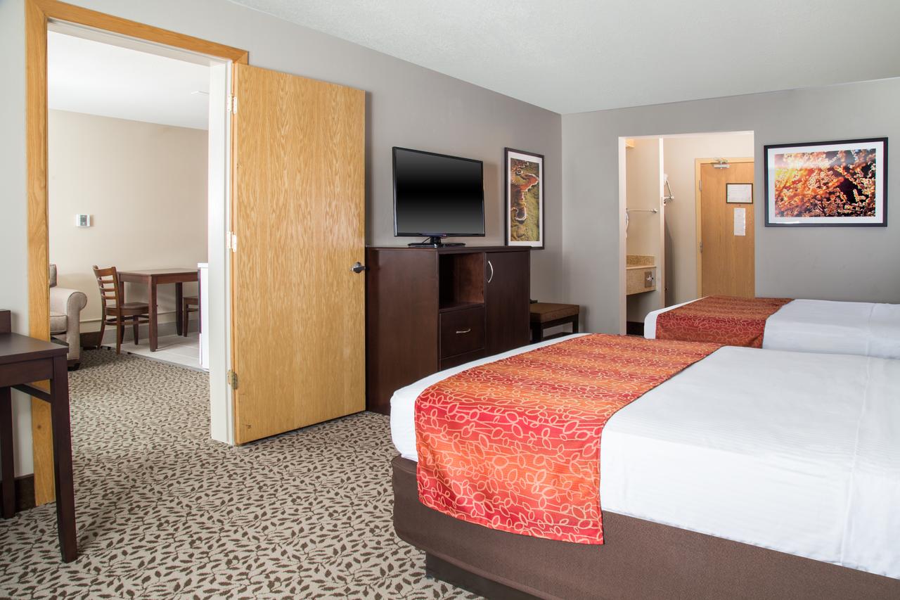 Gray Wolf Inn & Suites - thumb 14