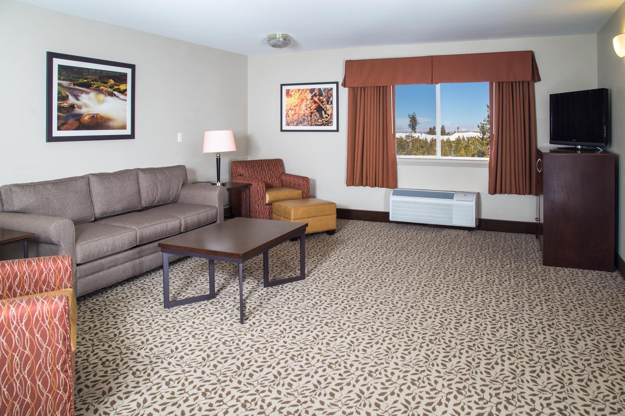 Gray Wolf Inn & Suites - thumb 16