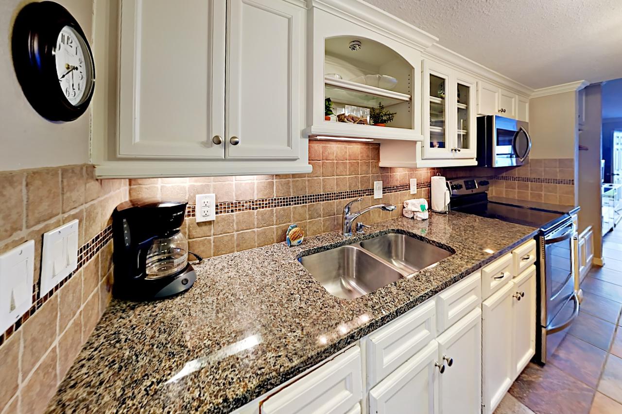 141 Sea Breeze - One Bedroom Condo - thumb 12