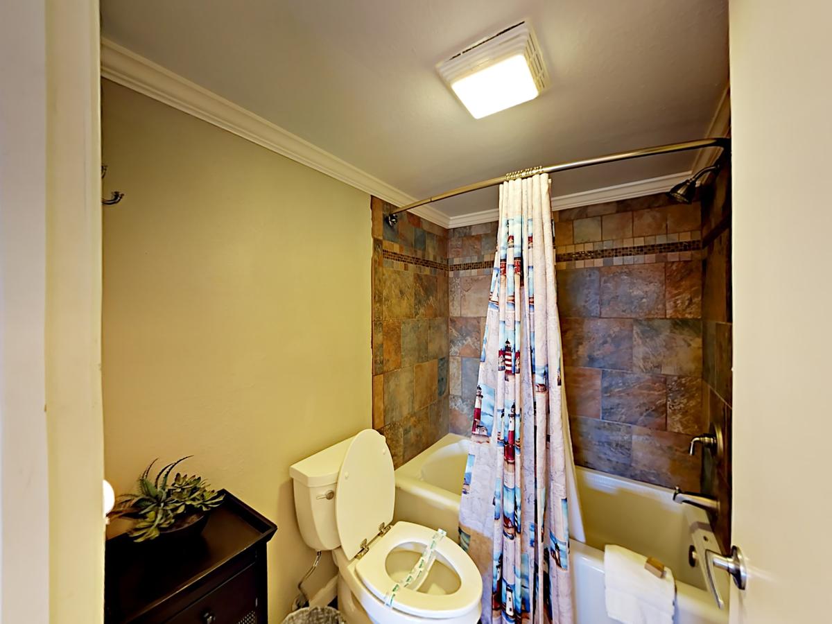 141 Sea Breeze - One Bedroom Condo - thumb 5