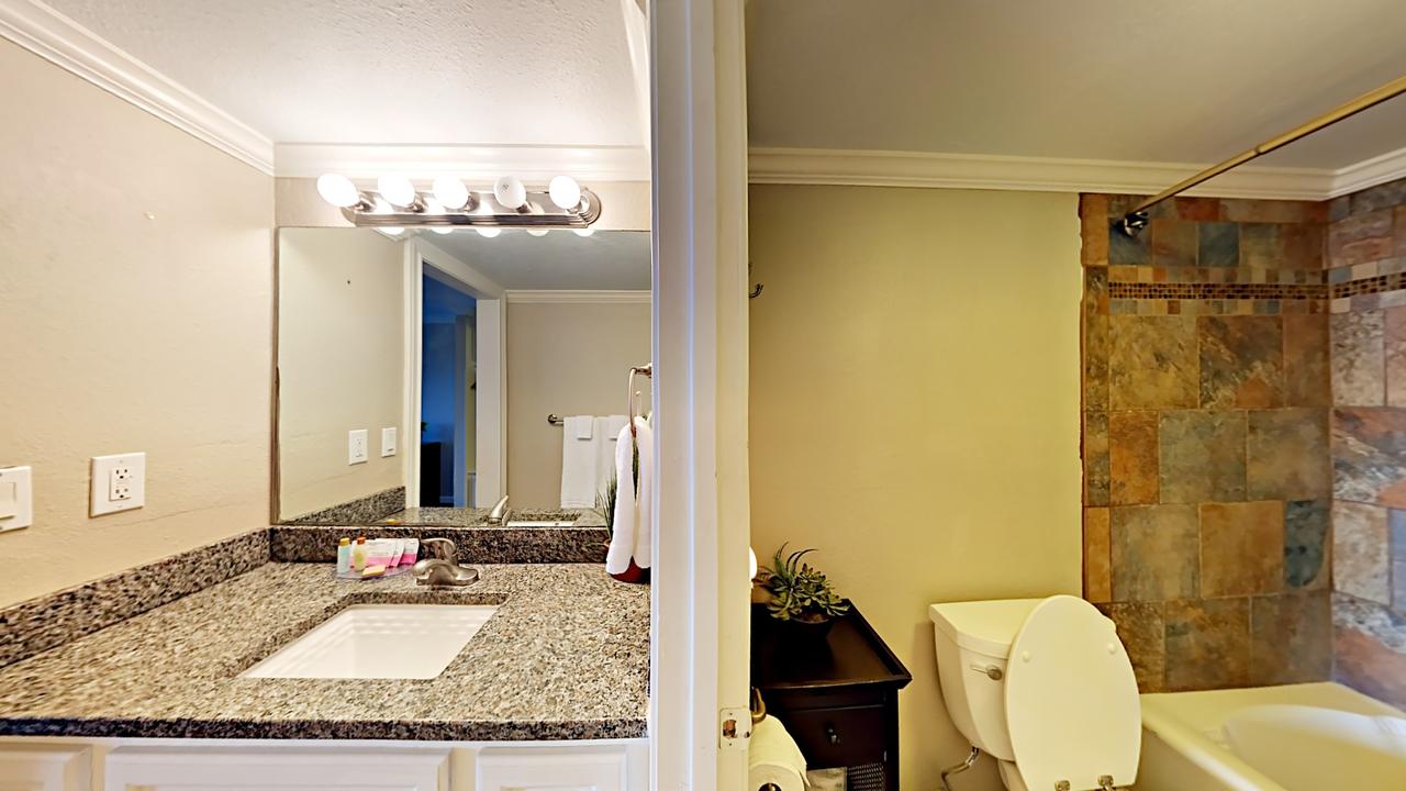 141 Sea Breeze - One Bedroom Condo - thumb 3