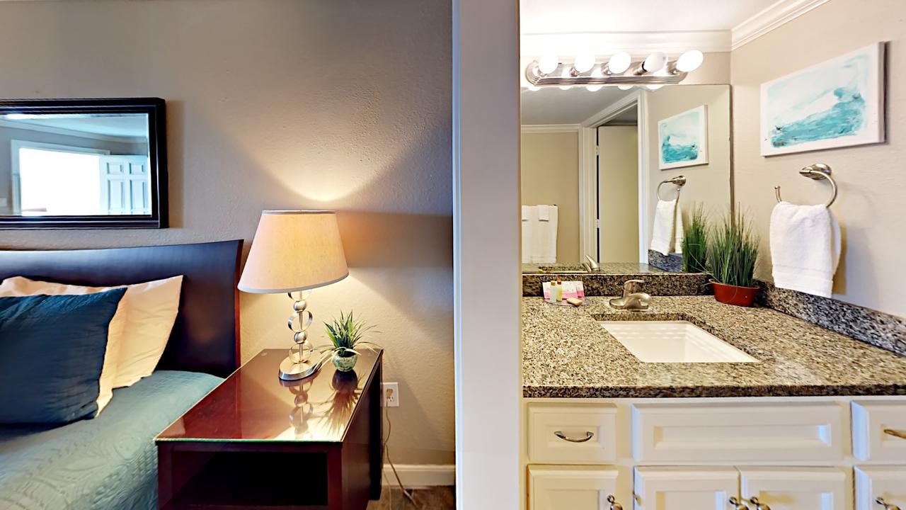 141 Sea Breeze - One Bedroom Condo - thumb 6