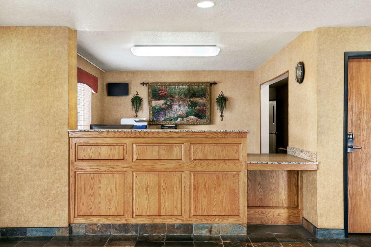 Baymont By Wyndham North Platte - thumb 37