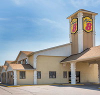 Super 8 by Wyndham Lexington - Accommodation Los Angeles