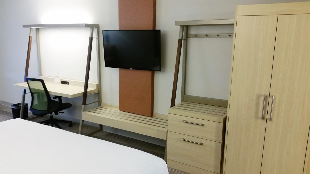 Holiday Inn Express & Suites Pahrump - thumb 16