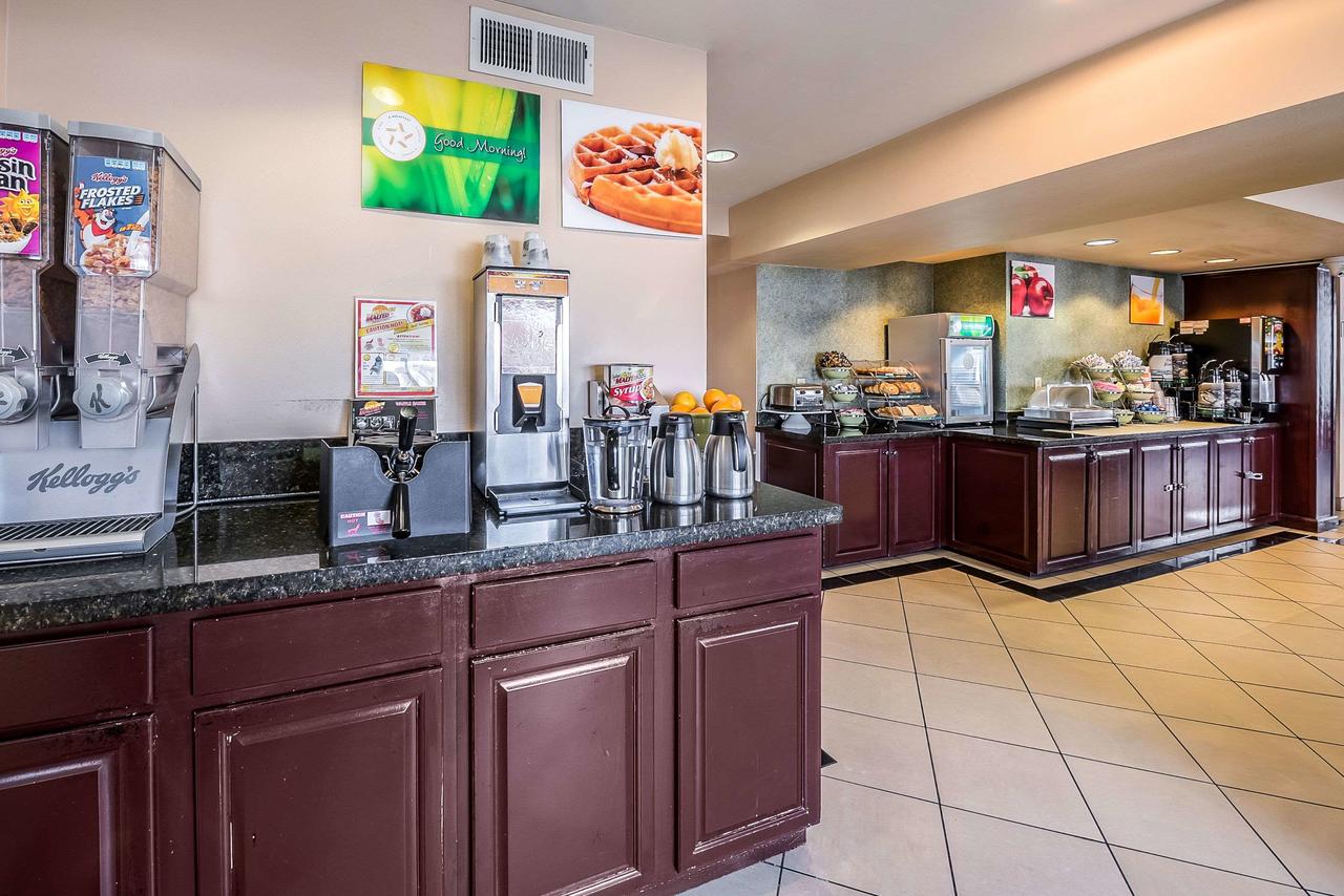 Quality Inn And Suites Reno - thumb 9