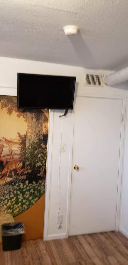 The Yellow Penthouse - thumb 18