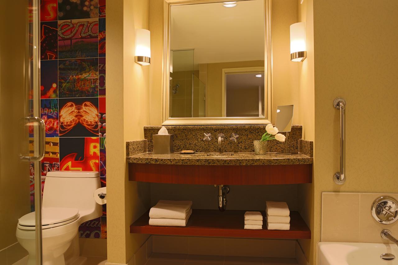 Renaissance Las Vegas Hotel - thumb 16