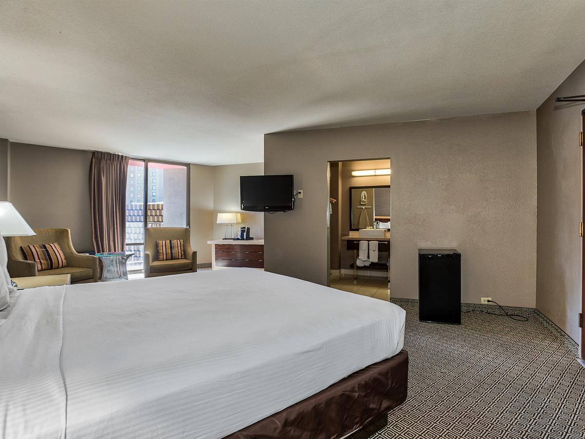 Plaza Hotel & Casino - thumb 12