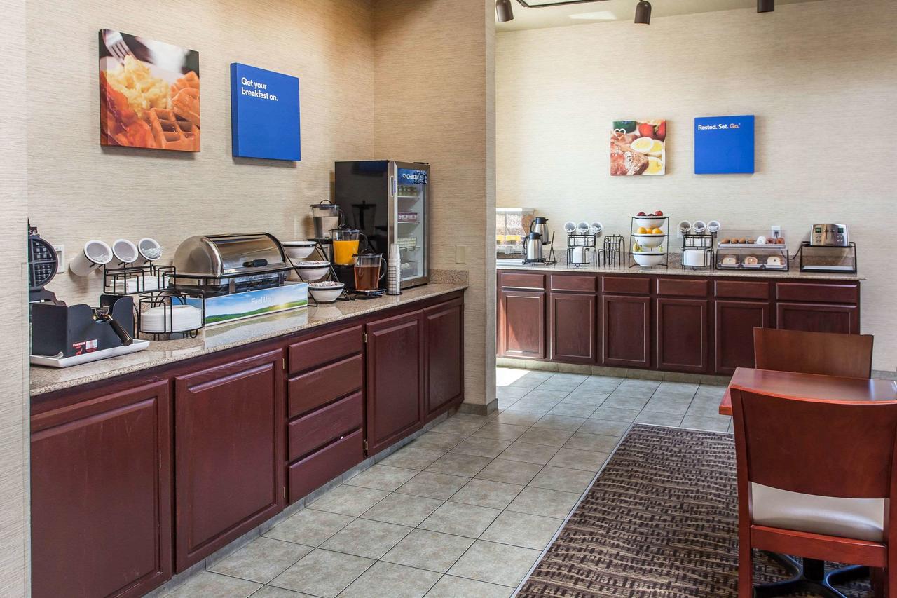 Comfort Inn & Suites Near Fallon Naval Air Station - thumb 5