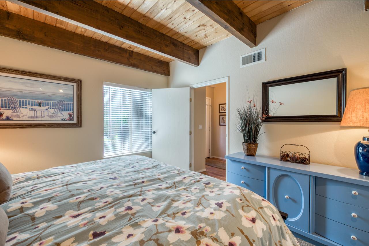 Fairway Park Cabin - thumb 12
