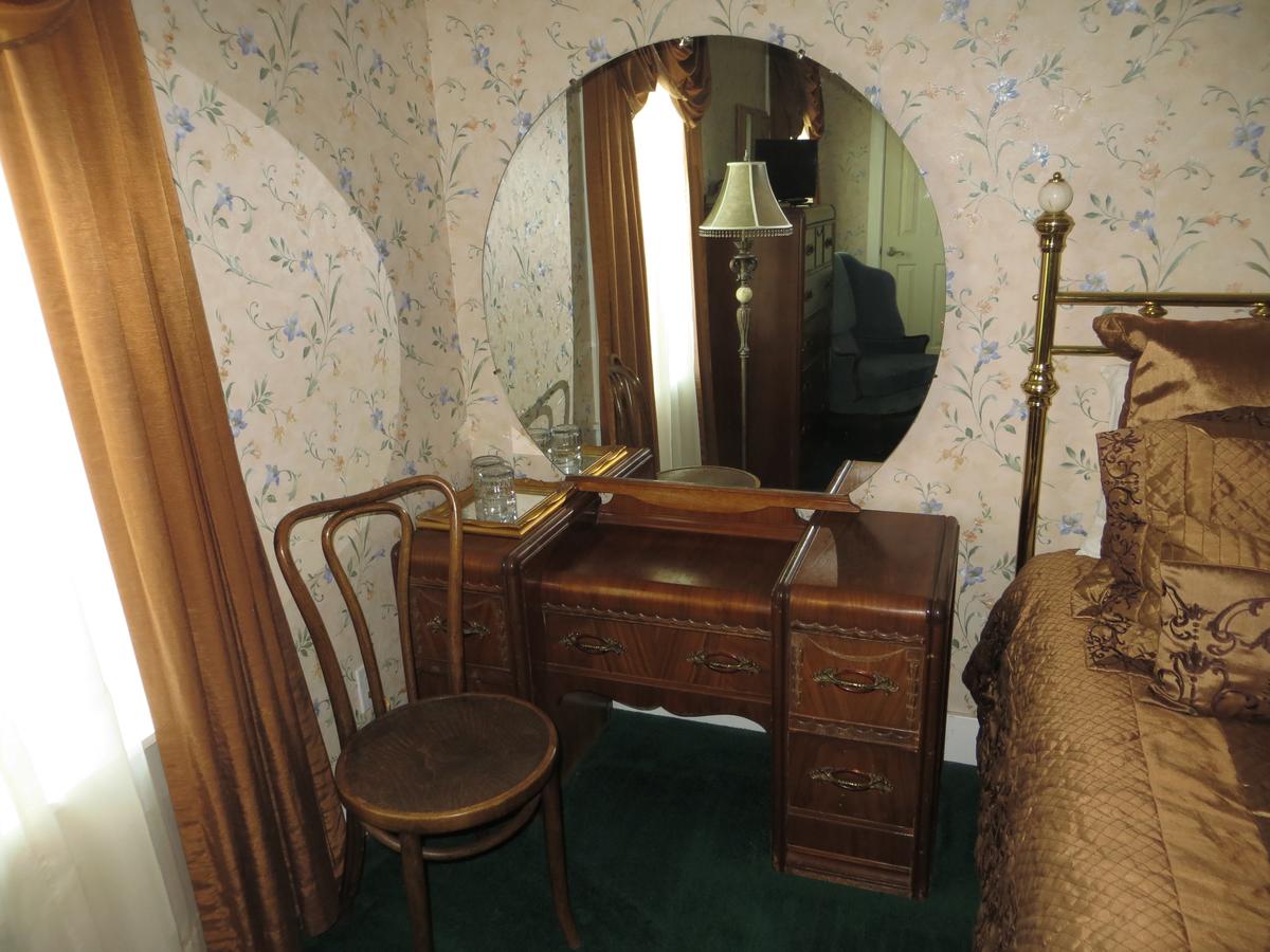 Edith Palmer's Country Inn, Historical Bed & Breakfast - thumb 15