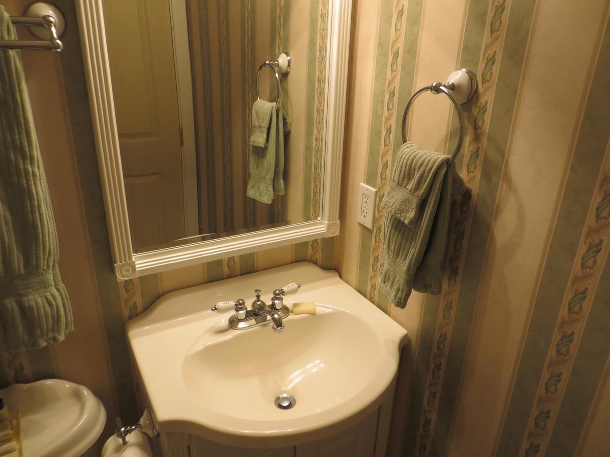 Edith Palmer's Country Inn, Historical Bed & Breakfast - thumb 6