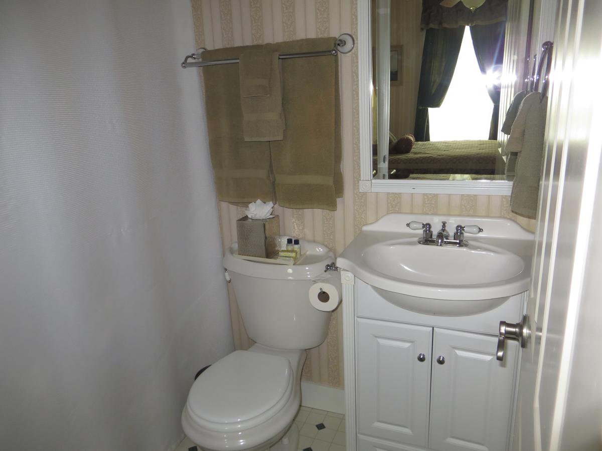Edith Palmer's Country Inn, Historical Bed & Breakfast - thumb 12