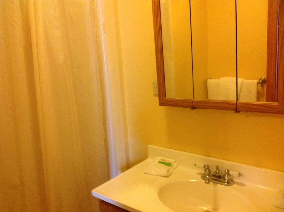 The Moulton Hotel - thumb 42