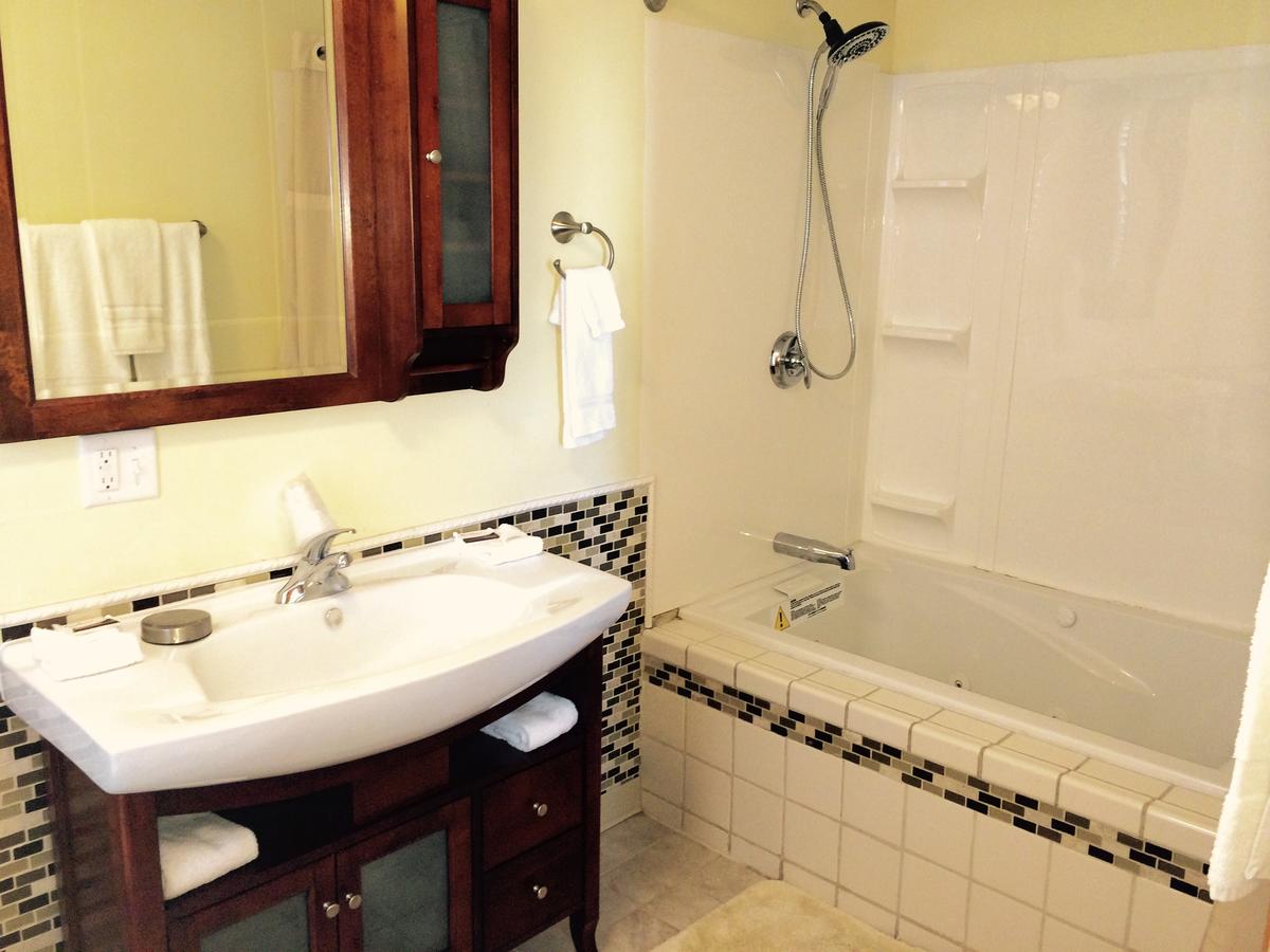 The Moulton Hotel - thumb 15