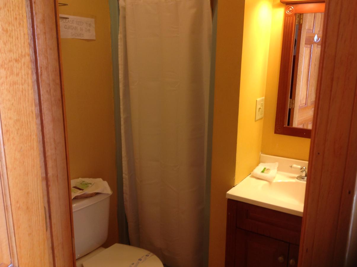 The Moulton Hotel - thumb 33