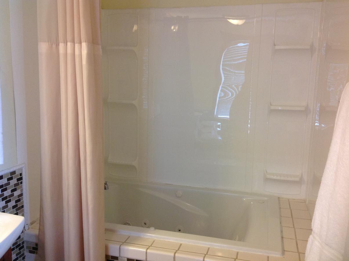 The Moulton Hotel - thumb 36