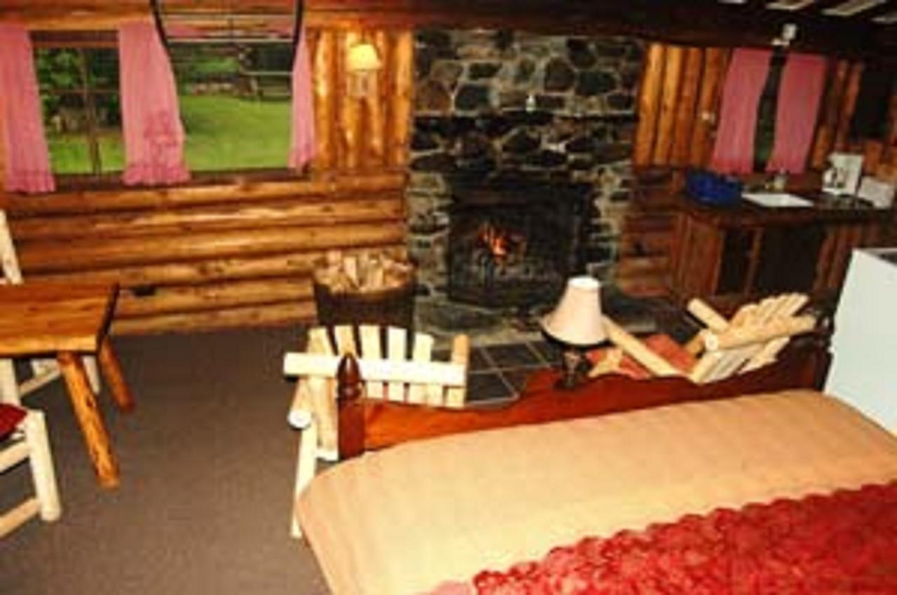 Rustic Log Cabins - thumb 0