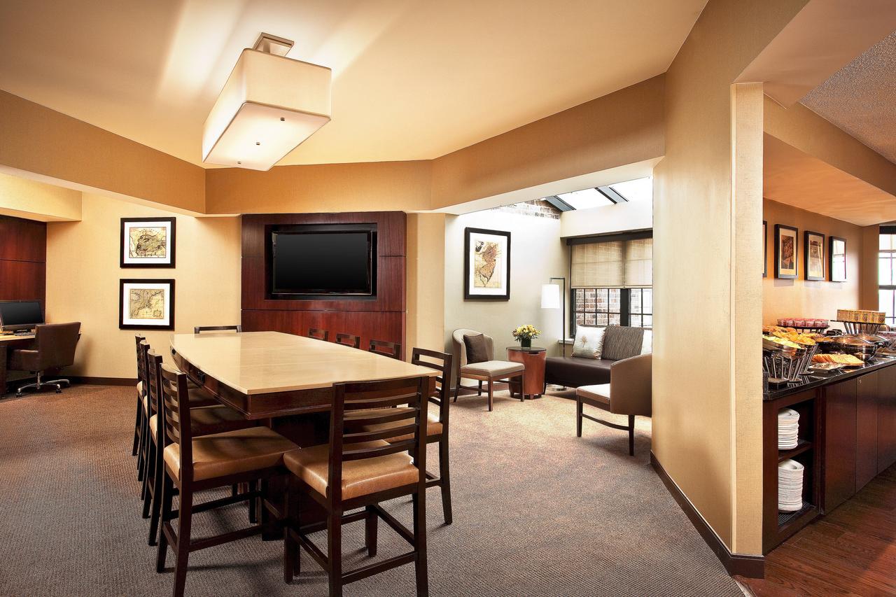 Sheraton Parsippany Hotel - thumb 42
