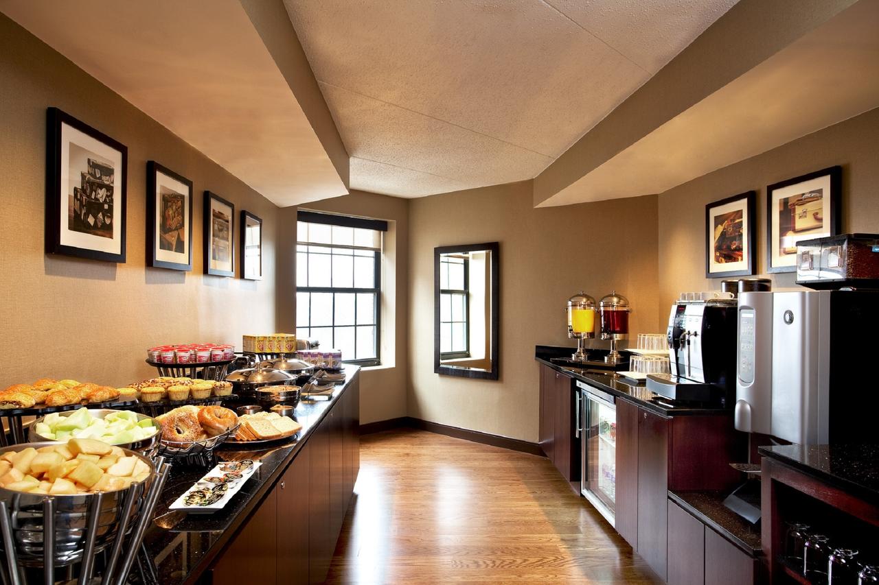 Sheraton Parsippany Hotel - thumb 9