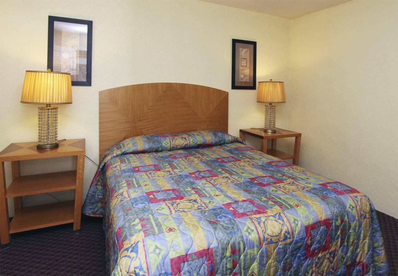 Crusader Oceanfront Resort - thumb 11