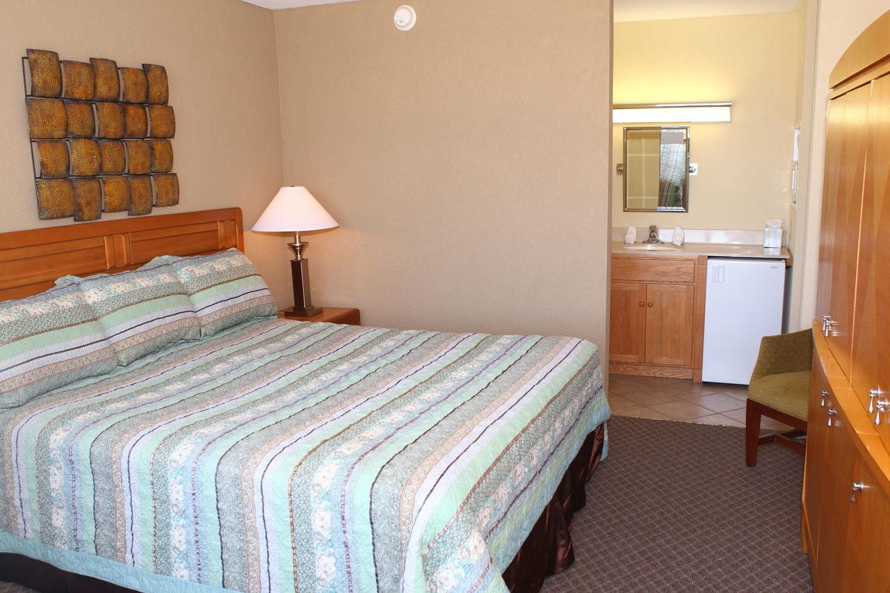 Crusader Oceanfront Resort - thumb 38