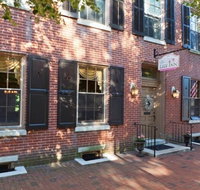 The Lily Inn - Burlington - Accommodation Los Angeles